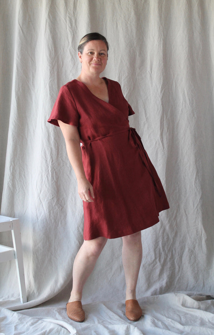 Robe en lin porte-feuille bourgogne (large) - Maison LenKo